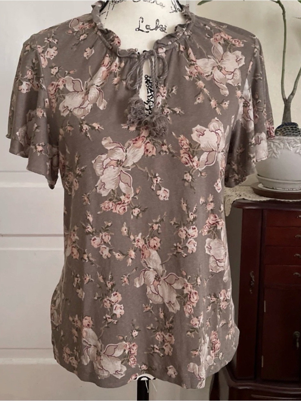 Polo by Ralph Lauren Taupe Floral Tie-Neck Flutter Sleeve Blouse